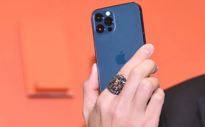 复兴苹果手机维修分享iPhone12系列重启方法教程 
